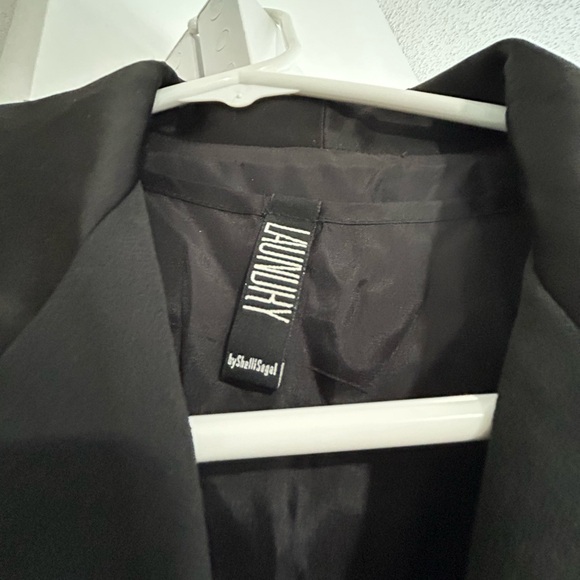 Laundry by Shelli Segal Black Tuxedo Pre-Owned Great Condition Worn once. - Picture 2 of 5
